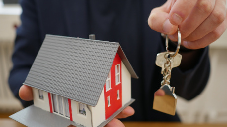 Какви сделки за имоти се сключват от началото на годината?