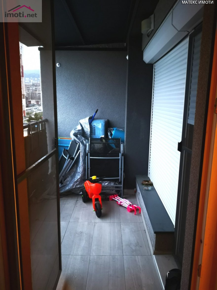 slider image