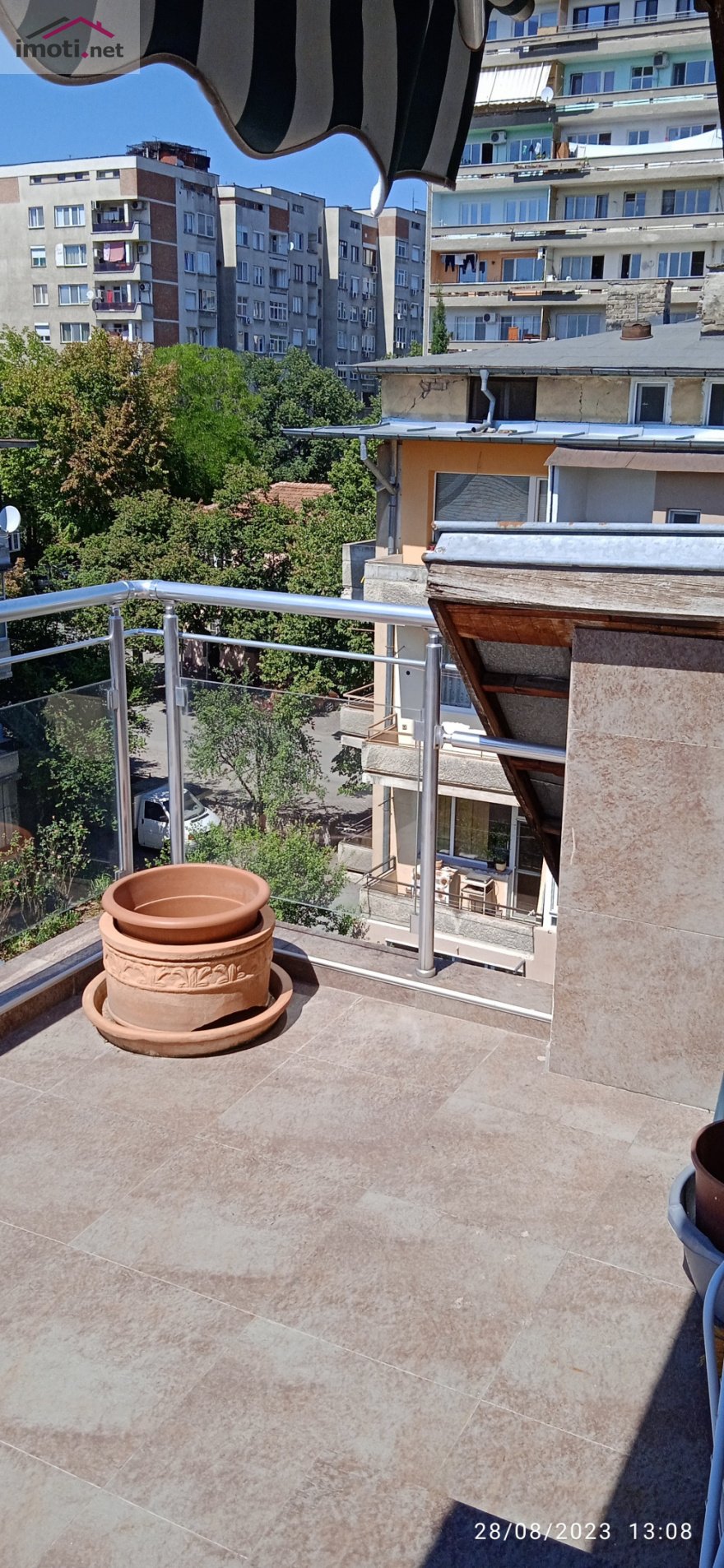 slider image